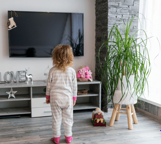 Bambini come ridurre il tempo davanti alla tv