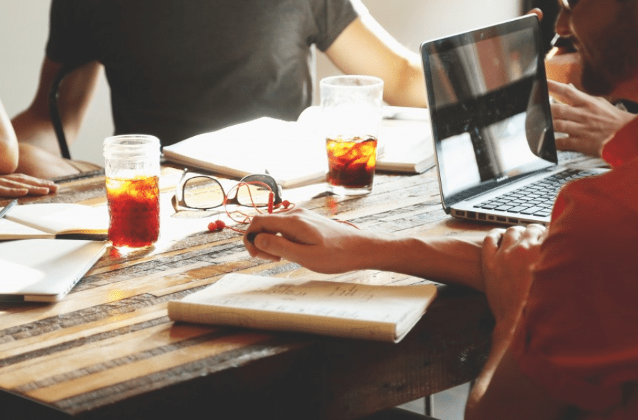 I singles, le gaffes e la superstizione